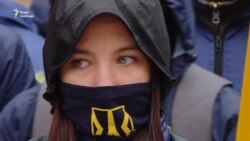 Під Радою мітингують проти ухвалення законопроекту стосовно Донбасу (відео) Під Радою мітингують проти ухвалення законопроекту стосовно Донбасу (відео)