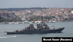 Військові кораблі непричорноморських держав, як-от США, мають обмеження на вхід турецькими протоками в Чорне море