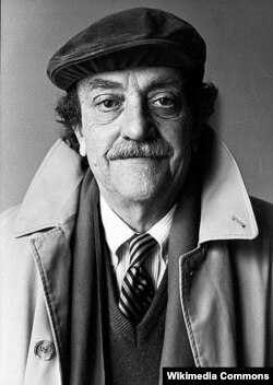 Курт Воннегут во время бомбардировки Дрездена находился в городе как американский военнопленный