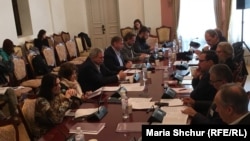 Учасники другого семінару комісії «Правда, справедливість і примирення» на зустрічі в Києві 2-3 жовтня 2018 року