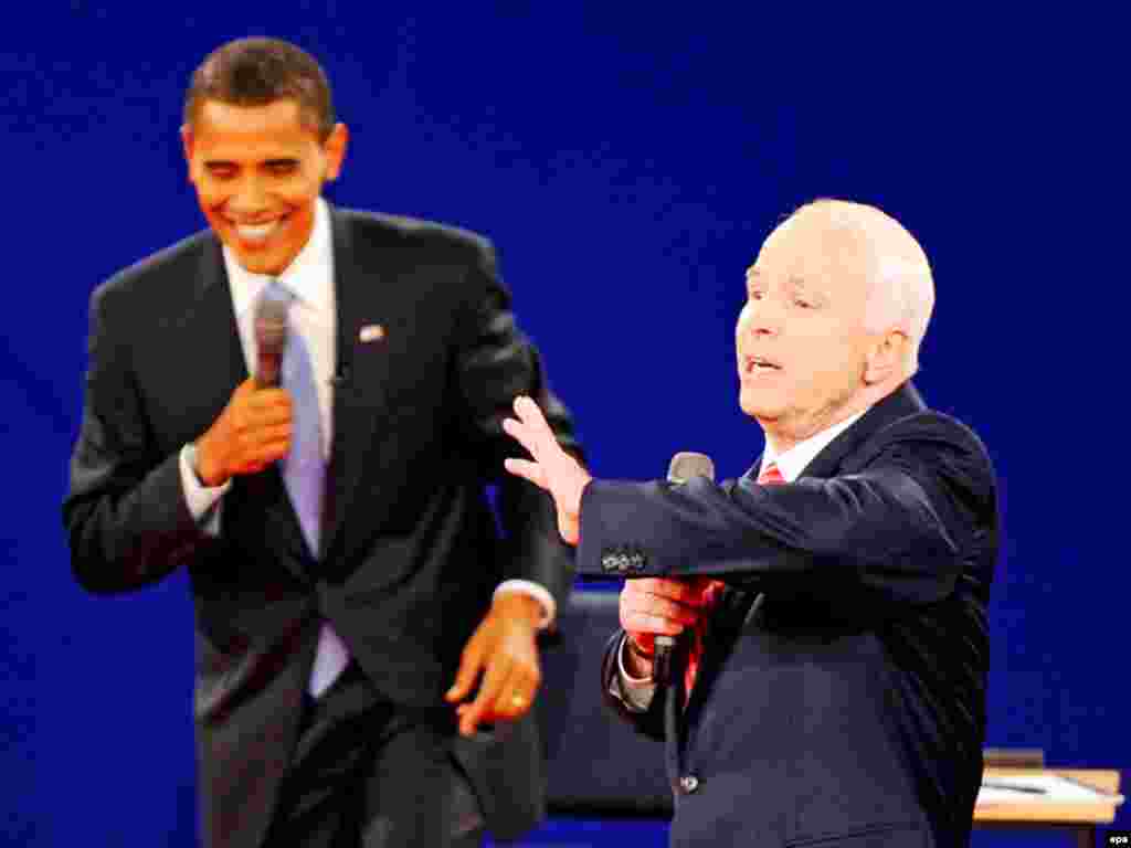 Обидва кандидати підтримують Україну - Обидва кандидати на президента США підтримують членство України і Грузії в НАТО. Джон МакКейн і Барак Обама в перебігу своїх перших теледебатів 27 вересня також критикували Росію за вторгнення до Грузії. Хоча вже тут їхні позиції дещо різняться. Україна і Грузія вільні у своєму виборі щодо приєнання до НАТО, якщо виконають вимоги для вступу, заявив Барак Обама. Кандидат від Демократичної партії додав, що обидві ці країни мають отримати План дій для членства в НАТО негайно, щоб відразу розпочати підготовку до вступу. США підтримають «природний процес» вступу України і Грузії до НАТО, заявив і Джон МакКейн. Кандидат від Республіканської партії закликав запевнити українців, що США залишаються їхнім другом і союзником. Барак Обама вважає, що «дуже агресивна» Росія нині становить загрозу мирові й стабільності всього регіону, тому США мають переглянути своє цілісне ставлення до Росії. Водночас кандидат від Демократичної партії