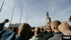 Правозащитники насчитали а России десятки тысяч экстремистов