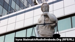 Більшість тих, хто не вірить в успішність судової реформи, покладають провину за це на корупцію