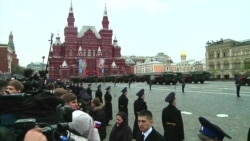 9 травня: Парад у Москві 9 травня: Парад у Москві
