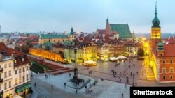 Польща заявила, що, хоча вона має намір розпустити палату в майбутньому, вона також подасть клопотання про скасування тимчасових заходів, накладених Судом ЄС