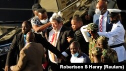 Гонсалвіша відвезли до сусідньої держави Барбадос, щоб там йому зробили МРТ