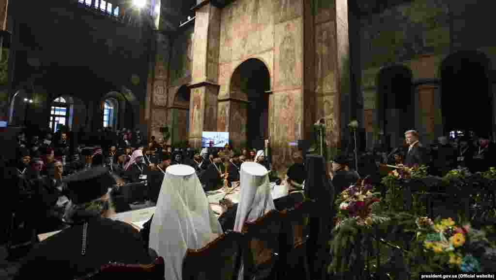 Об'єднавчий собор у стінах Софії Київської