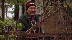 «Їхній снайпер нас беззбройних обстрілює» – житель Водяного (відео) «Їхній снайпер нас беззбройних обстрілює» – житель Водяного (відео)