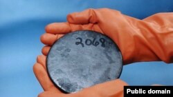 Ин пораи ураниум метавонад мисли як неругоҳи обӣ энержӣ бидиҳад