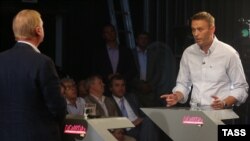 Алексей Навальный и Анатолий Чубайс - диалог на "Дожде", 24 июня 2015 г.