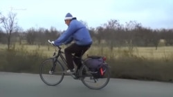 Письма на материк. Как крымчанин на велосипеде почту возит (видео) Письма на материк. Как крымчанин на велосипеде почту возит (видео)