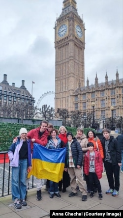 Анна з українцями в Лондоні