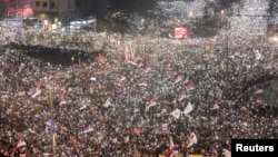 Najveći protest, na poziv studenata u blokadi, okupio je nekoliko stotina hiljada građana 15. marta u Beogradu.