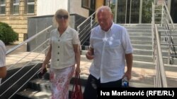 Milenko Živanović u pratnji adovkatice nakon izricanja oslobađajuće presude napušta zgradu Specijalnog suda u Beogradu, 1. jul 2025.