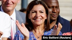 У своєму твітері Анн Ідальго також назвала «непристойною» можливу присутність російської делегації в Парижі