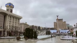 Российские дипломаты покидают Украину Российские дипломаты покидают Украину