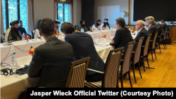 Делегація адміністрації «Талібану» з 15 членів провела переговори за закритими дверима з кількома західними дипломатами 25 січня