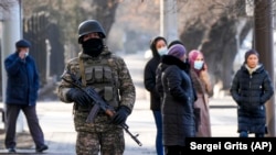 Вуличний патруль. Алмати, Казахстан. 14 січня 2022 року