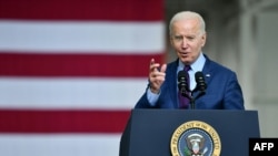 Президент України просив Байдена про зустріч до переговорів американського лідера з російським президентом Володимиром Путіним