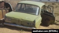 Заброшенная машина советского производства