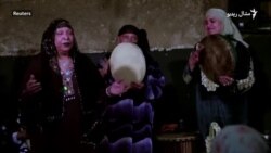 په سندرو کې له پېریانو سره خبرې په سندرو کې له پېریانو سره خبرې