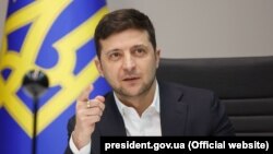 Президент України Володимир Зеленський обіцяє «велике переселення» мешканців державних дач