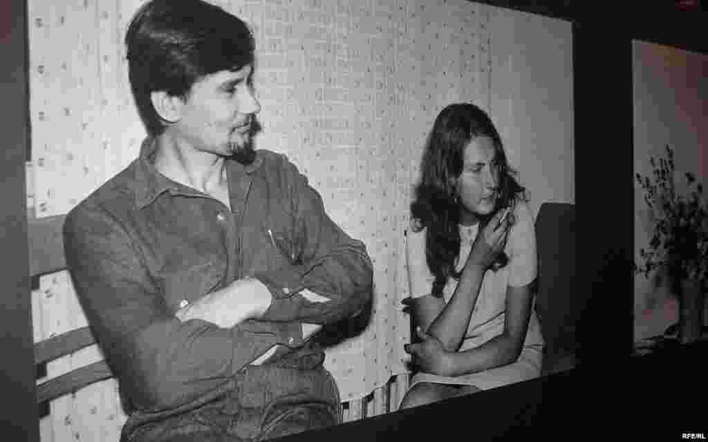 Праворуч на світлині Ігор Калинець 