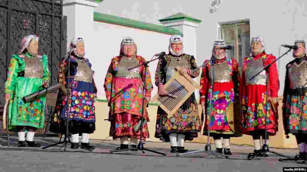 Чиләбе өлкәсеннән "Ләйсән" ансамбле 