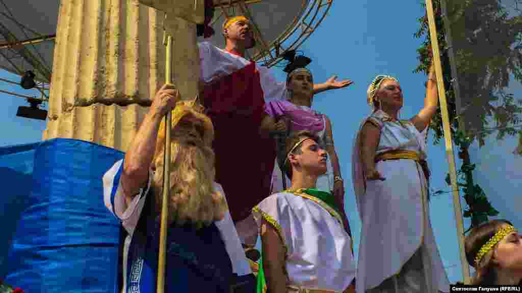 Театрализованное представление «Боги»