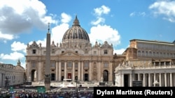 Прощання із Франциском: віддати шану папі Римському прийшли майже 49 тисяч людей