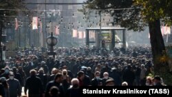 11 листопада в Єревані відбулися сутички силовиків із демонстрантами, які зібралися в столиці Вірменії через незгоду із рішенням прем’єр-міністра Нікола Пашиняна підписати угоду з Азербайджаном про припинення більш ніж шести тижнів боїв у Нагірному Карабасі