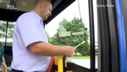 Рейсовий автобус переробили під центр вакцинації від COVID-19 Рейсовий автобус переробили під центр вакцинації від COVID-19