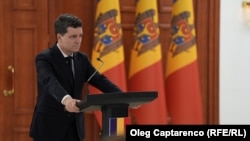 Нікушор Дан розпочав свій термін на посаді президента Румунії 26 травня після того, як переміг на повторних виборах президента