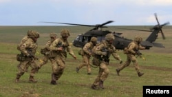 Британські військові на навчаннях у Румунії (Ілюстративне фото)