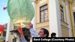 Праздник выпускников Смольного факультета свободных искусств и наук в особняке Бобринского