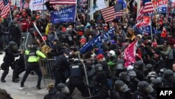 Чоловіку з Каліфорнії висувають шість федеральних звинувачень за участь у січневих заворушеннях у Капітолії, в яких брали участь прихильники колишнього президента Дональда Трампа