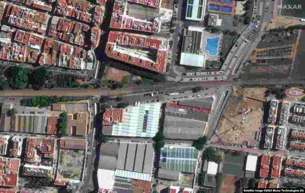 Альфафар у Валенсії перед повінню. 18 жовтня 2024 року. Та після – на знімку від 31 жовтня 2024 року