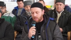 Силовики прервали заседание «Крымской солидарности» в Судаке (видео) Силовики прервали заседание «Крымской солидарности» в Судаке (видео)