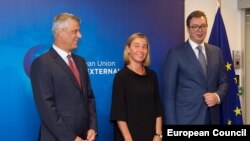 Predsednik Kosova Hašim Tači, evropska predstavnica Federica Mogherini i predsednik Srbije Aleksandar Vučić u Briselu, fotoarhiv
