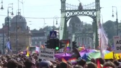 Будапешт: тисячі людей взяли участь у ЛГБТ-прайді (відео) Будапешт: тисячі людей взяли участь у ЛГБТ-прайді (відео)