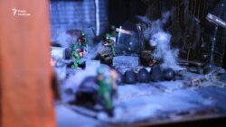 Бій за Донецький аеропорт відтворили у міні-інсталяції юні художники Львова – відео Бій за Донецький аеропорт відтворили у міні-інсталяції юні художники Львова – відео