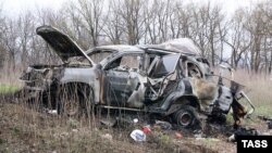 Автомобіль Спеціальної моніторингової місії ОБСЄ після вибуху біля села Пришиб Луганської області, 23 квітня 2017 року