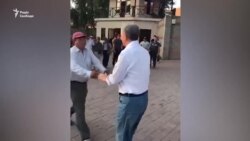 Киргизький спецназ штурмує будинок експрезидента країни Атамбаєва – відео Киргизький спецназ штурмує будинок експрезидента країни Атамбаєва – відео