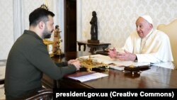 Президент України Володимир Зеленський і папа Римський Франциск. Ватикан, 11 жовтня 2024 року
