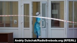 Усього COVID-19 уразив майже 17 тисяч медичних працівників (фото ілюстративне)