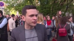 Илья Яшин на акции возле "Гоголь-центра" Илья Яшин на акции возле "Гоголь-центра"