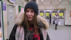 У Київському метро пройшла акція – вірш Шевченка в обмін на жетон (відео)