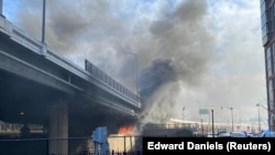 په واشنګټن کې د بې کوره خلکو په یو کېمپ کې د اور لګېدلو له وجې په داسې وخت وېره زیاته شوې ده،