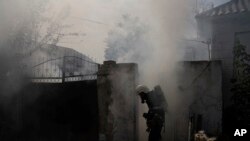 За повідомленням, внаслідок російського обстрілу у житловому будинку виникла пожежа, під час її ліквідації війська РФ повторно атакували надзвичайників