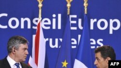 EU leaders backed a fresh call by British Prime Minister Gordon Brown (left), supported by French President Nicolas Sarkozy, to examine the idea of a global financial tax.